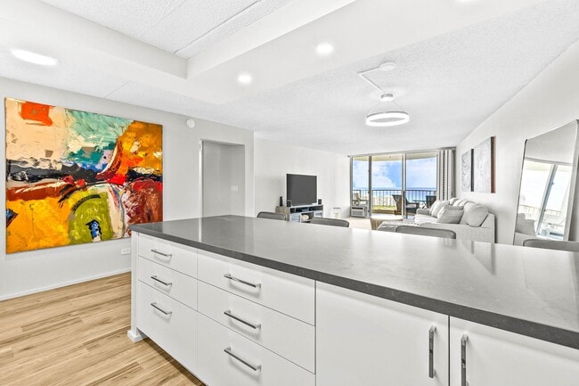 Building Photo - RARELY AVAILABLE, HIGH-FLOOR, "DIRECT OCEA...