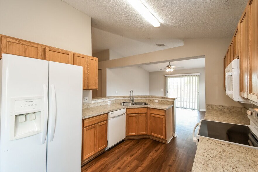 Building Photo - 3003 Valkyrie Rd