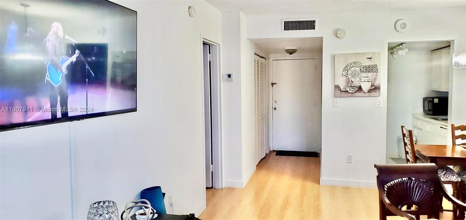 Building Photo - 2350 NE 135th St