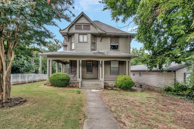 Interior Photo - Aura on 14th