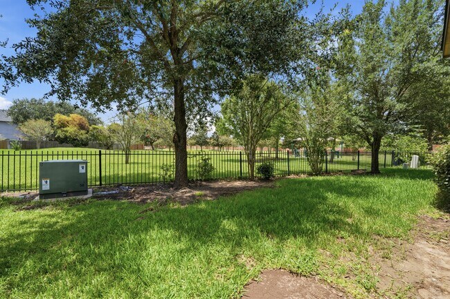 Building Photo - 5815 Creek Crossing Ct