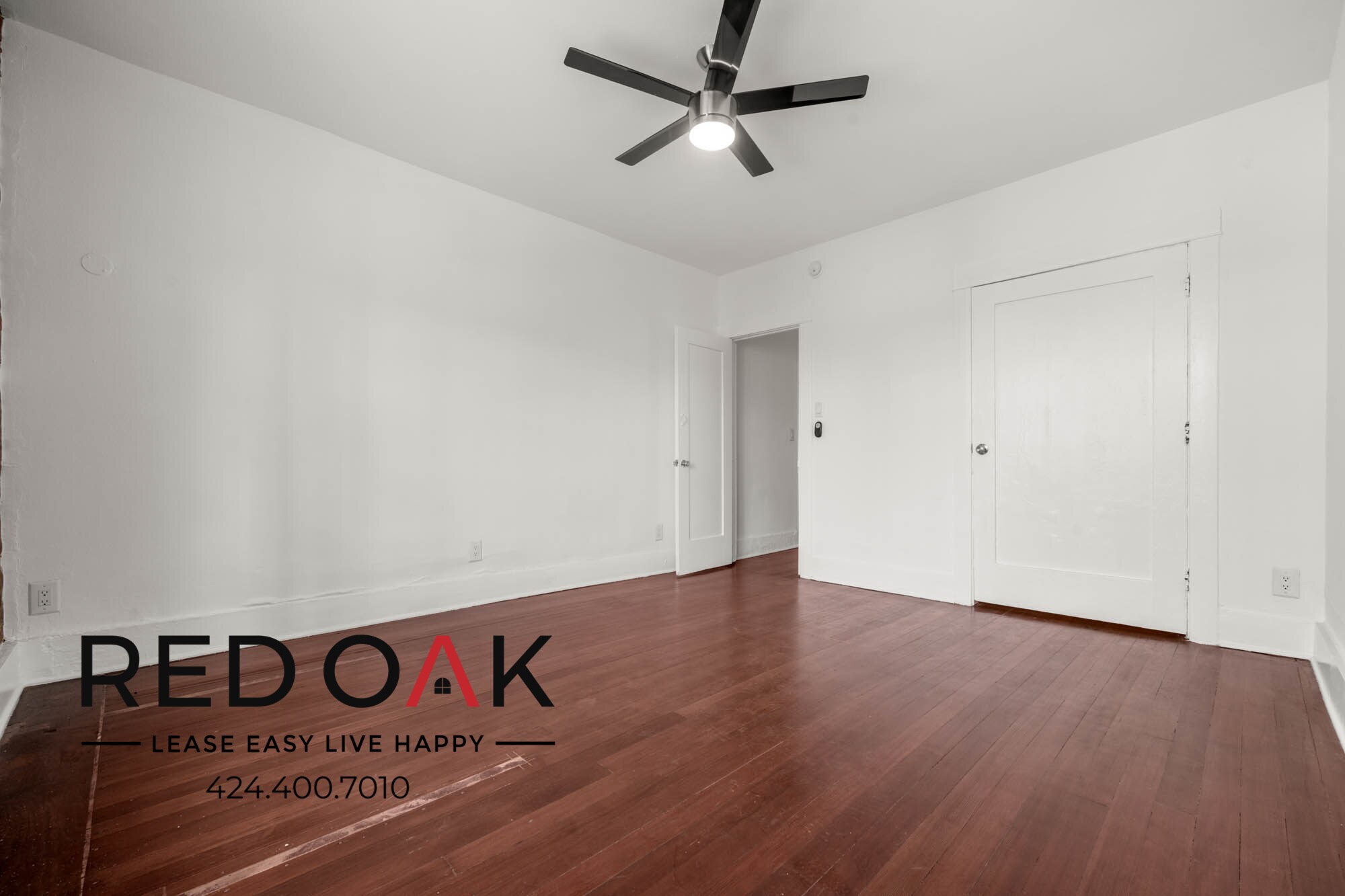 Building Photo - 1110 S Lake St