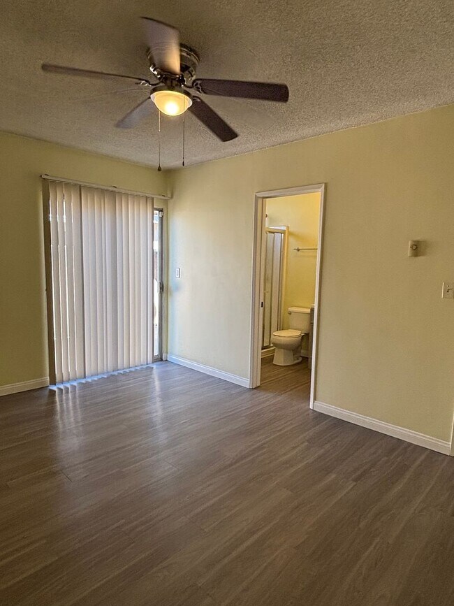 Building Photo - 6065 California Ave