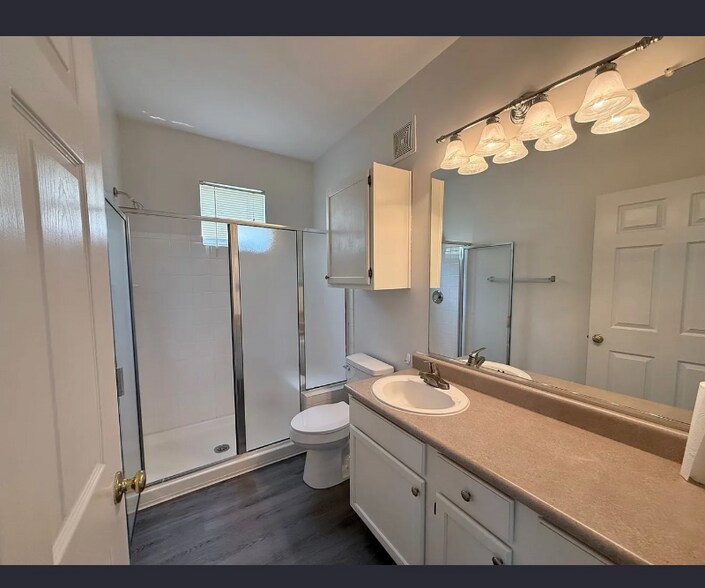 Building Photo - 925 Dorchester Pl