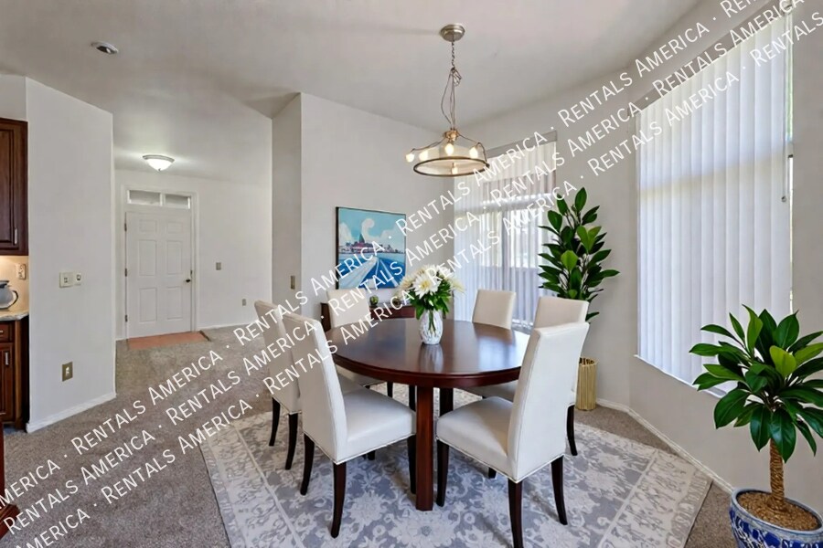 Building Photo - 3830 E Lakewood Pkwy E