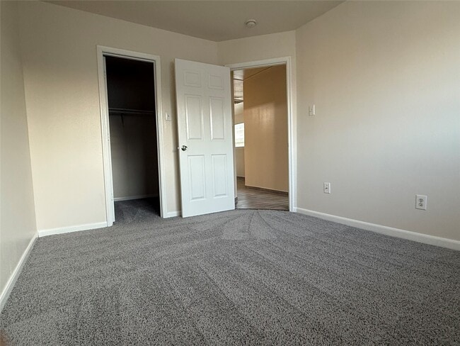 Building Photo - 6410 Waldron Dr