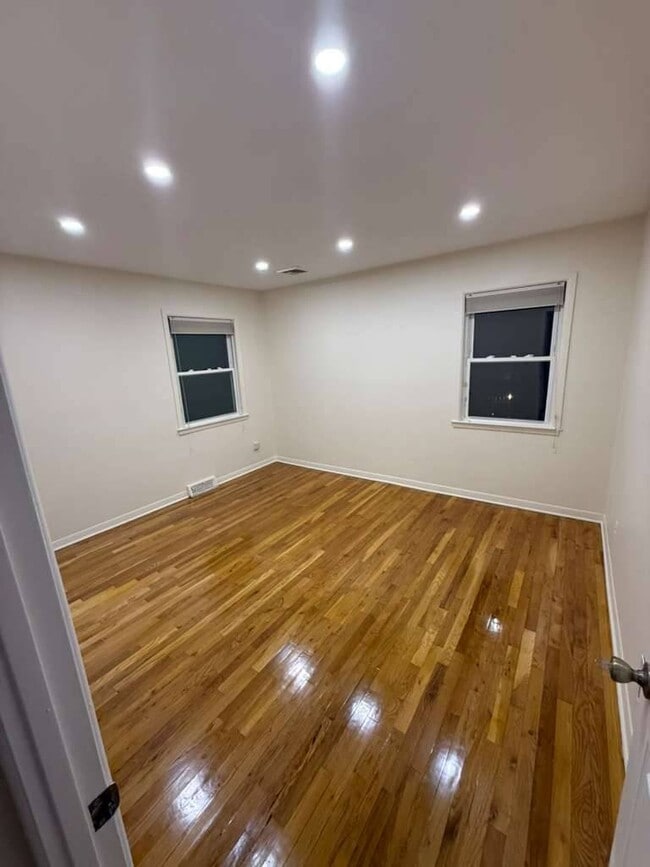 Building Photo - 67-06 171st St