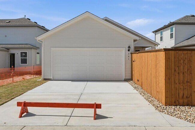 Building Photo - 201 Betsy Rd