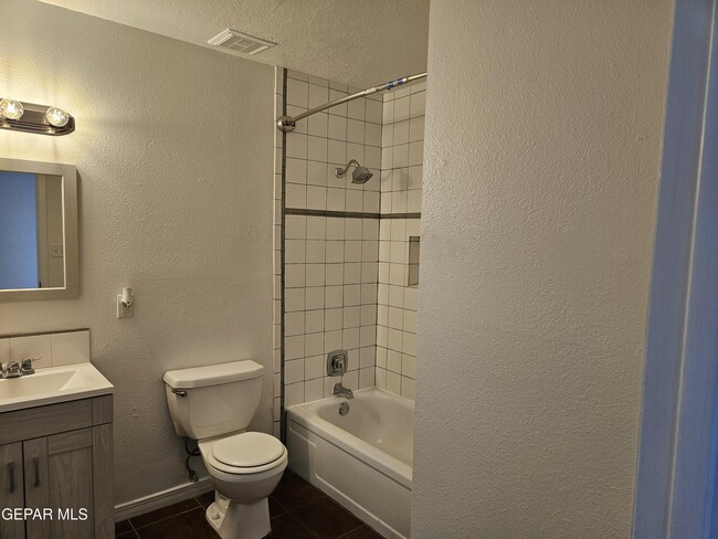Building Photo - 2900 Roy Pace Dr