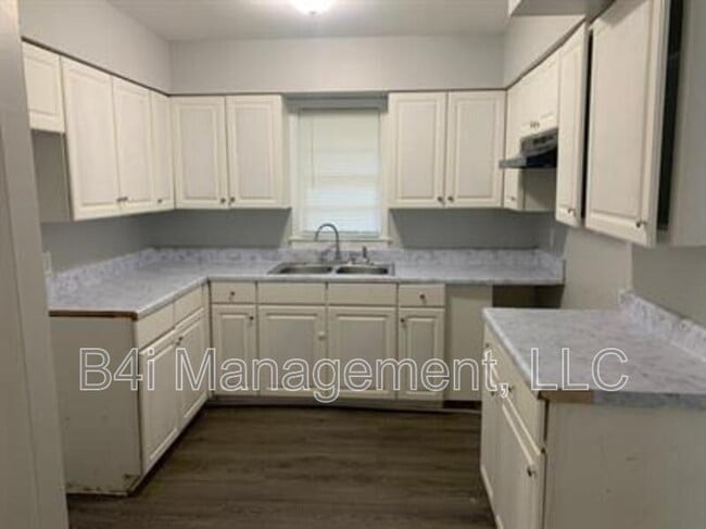 Building Photo - 4807 Gardiner Dr