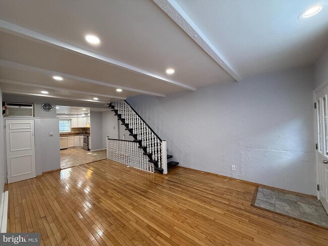 Building Photo - 2425 S Warnock St