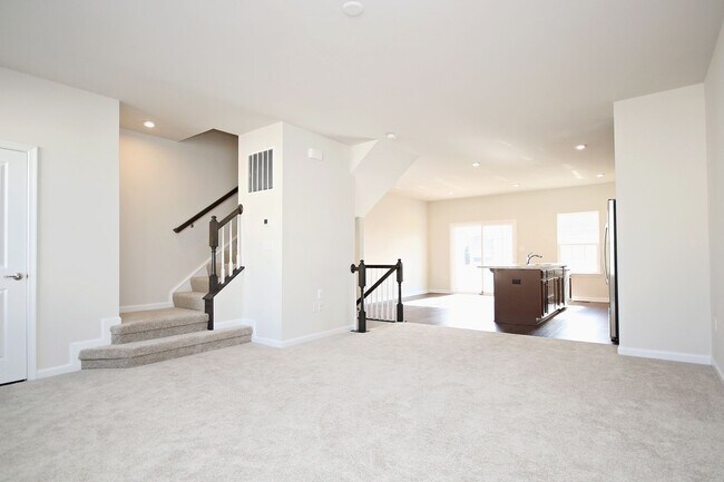 Building Photo - Move-In Ready Riverwood Townhome — Minutes to NGIC, UVA North Fork & CHO Airport