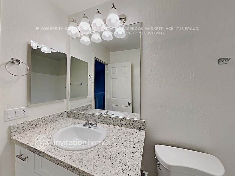 Building Photo - 2366 E Evans Dr