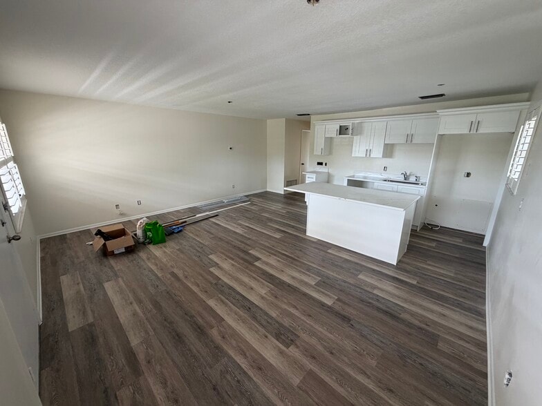 Building Photo - 28 Lake Vista Trl