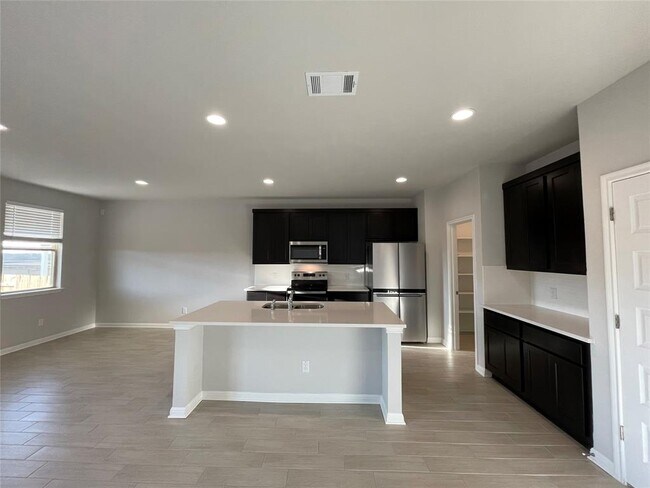 Building Photo - 125 Old Stage Coach Rd