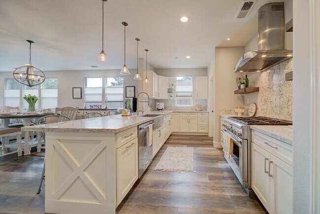Building Photo - Modern Elegance in the Heart of North Napa