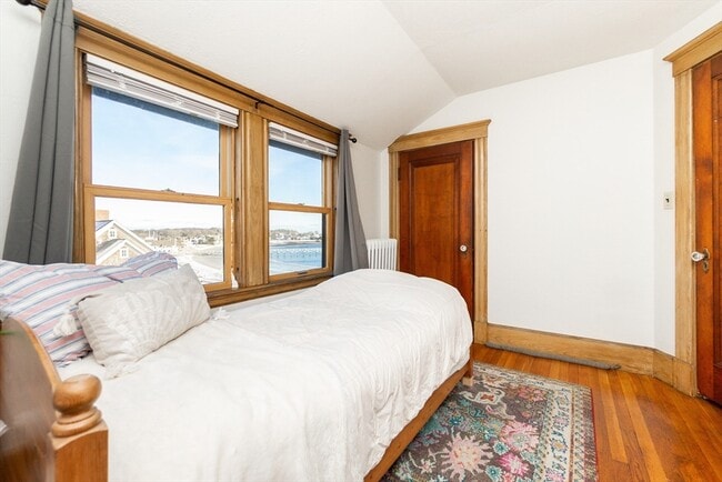 Building Photo - 322 Humphrey St