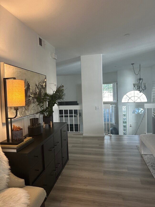 Building Photo - 8115 Surfline Dr
