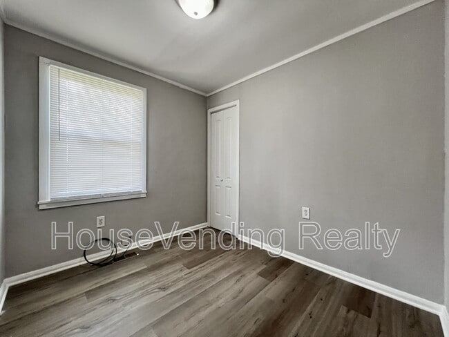 Building Photo - 310 Norris Ave