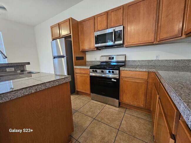 Building Photo - 13337 Calle Amapola