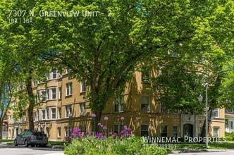 Building Photo - 7307 N Greenview Ave