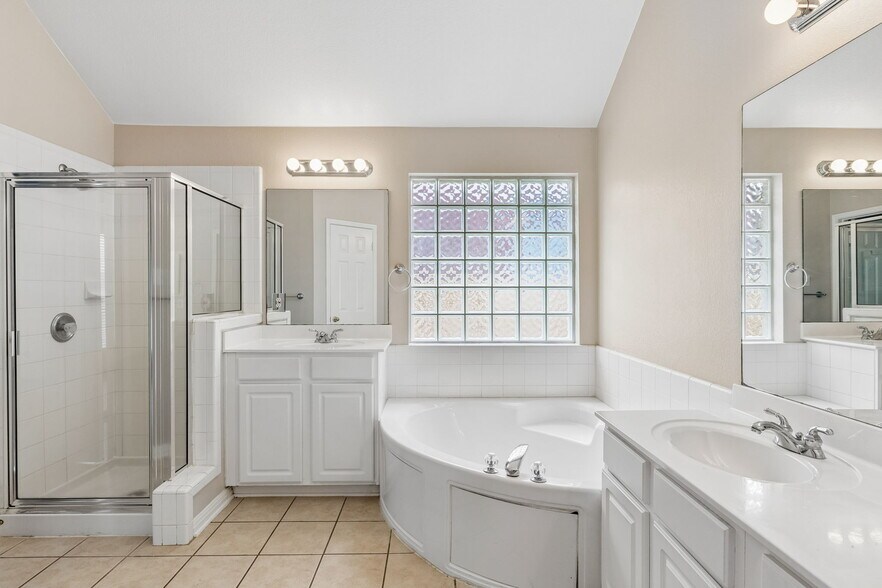 Building Photo - 7206 W Magic Mountain Ln