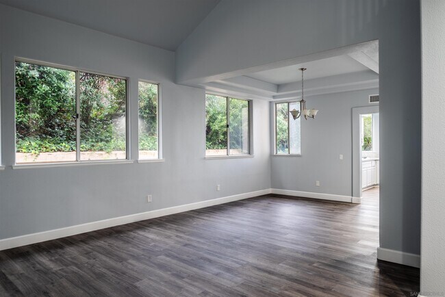 Building Photo - 2930 Doreet Way