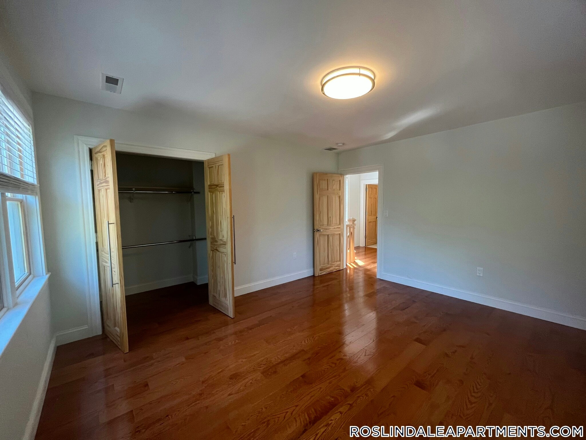 Building Photo - 4350 Washington St