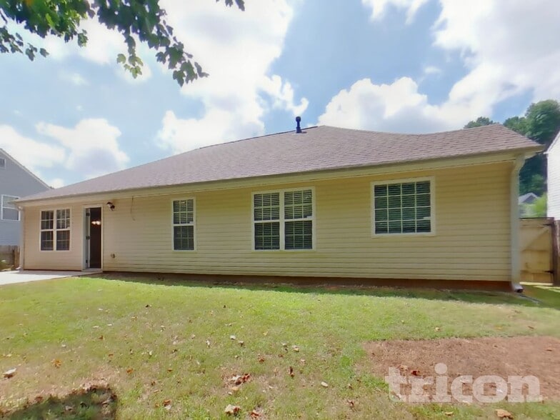 Building Photo - 333 Summit Ln