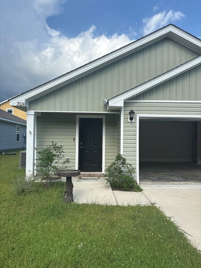 Building Photo - Single Family Home in Ocean Springs