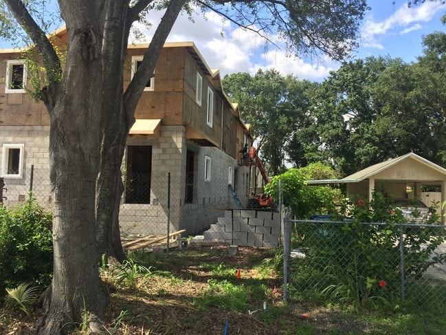 Building Photo - West Bay Townhomes
