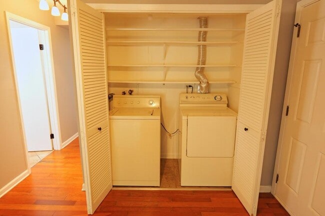 Building Photo - 3680 W 119th St