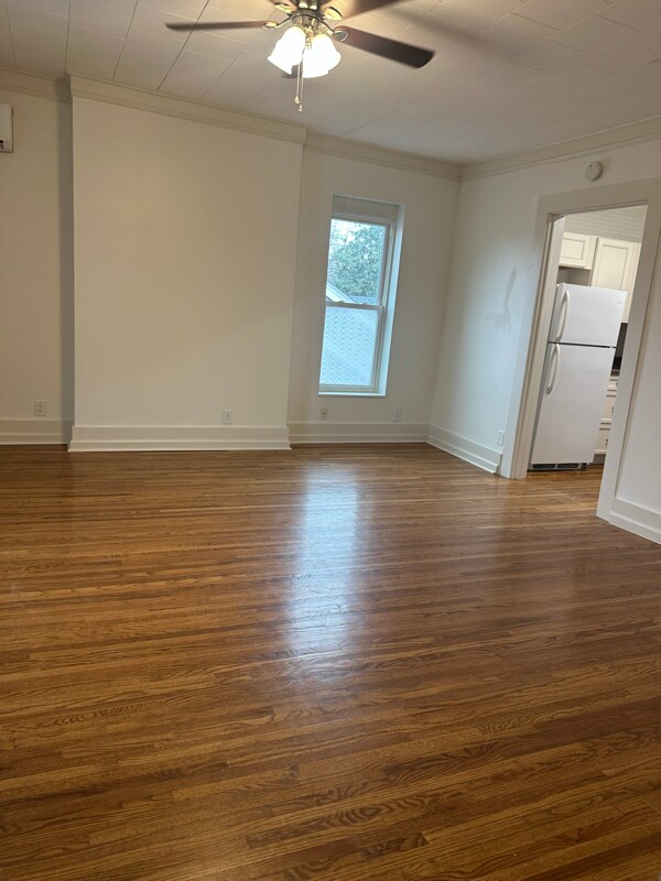 Building Photo - 1631 S Main St