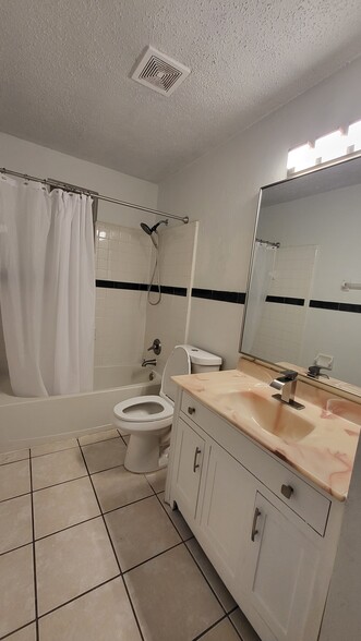 Building Photo - 6581 SW County Road 242