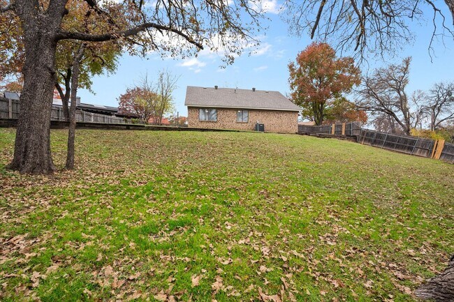 Building Photo - Lake Arlington area 4 bedroom with large yard