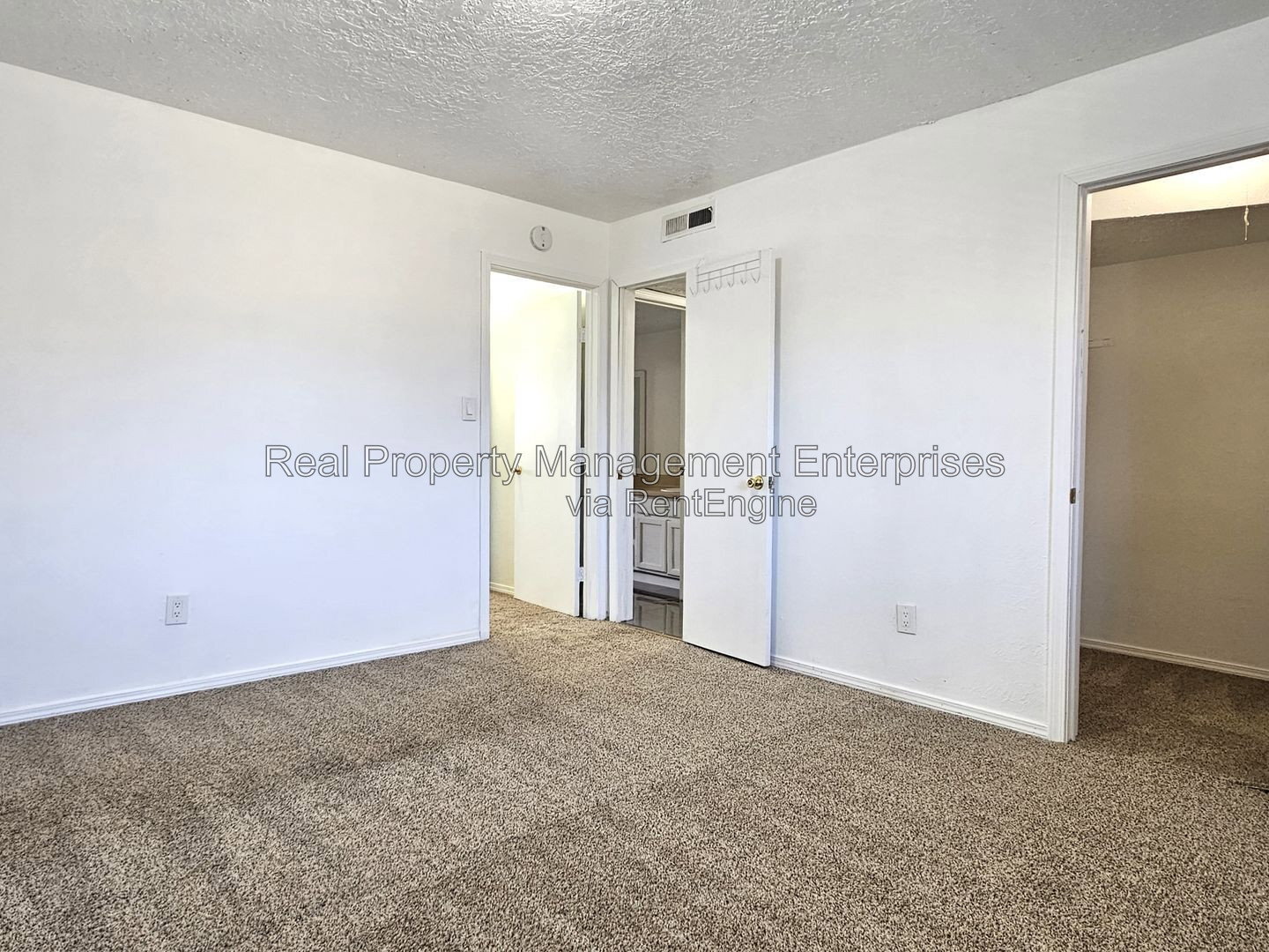Building Photo - 1707 Beaumont Dr