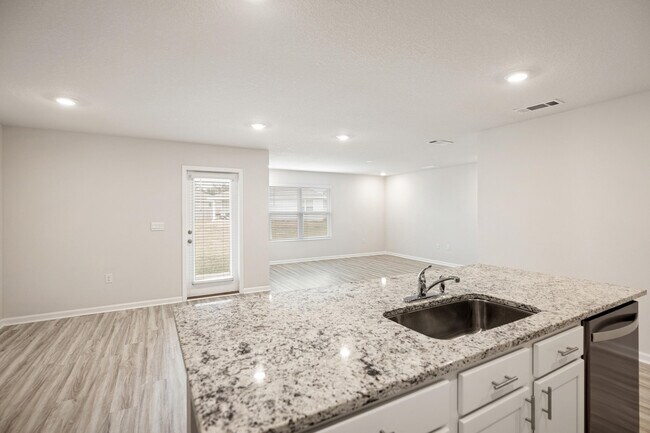 Building Photo - 924 Sandbar Loop