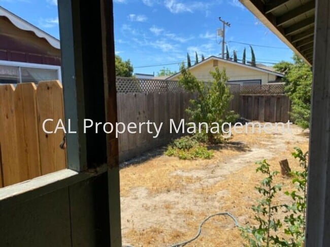 Building Photo - Quaint Home for rent in Greenfield