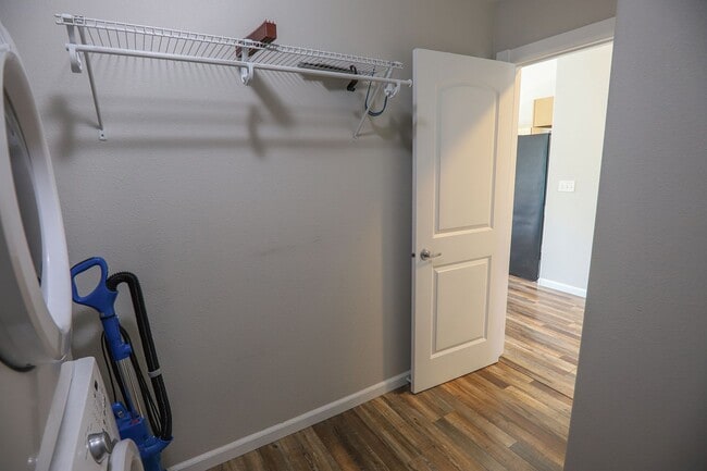Building Photo - 810 Pinyon PL