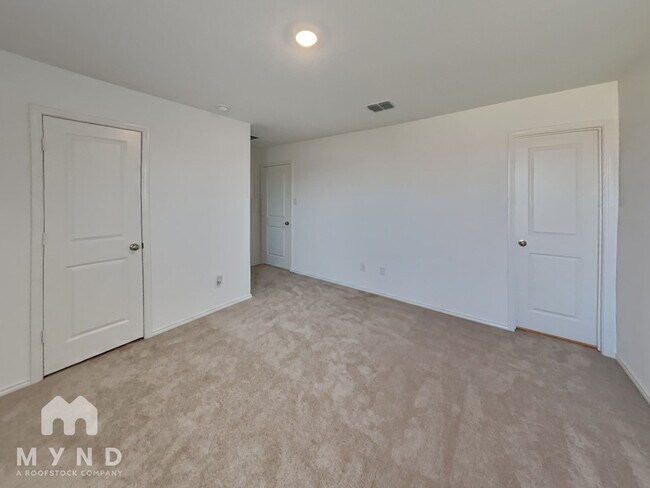 Building Photo - 1837 Lotus St