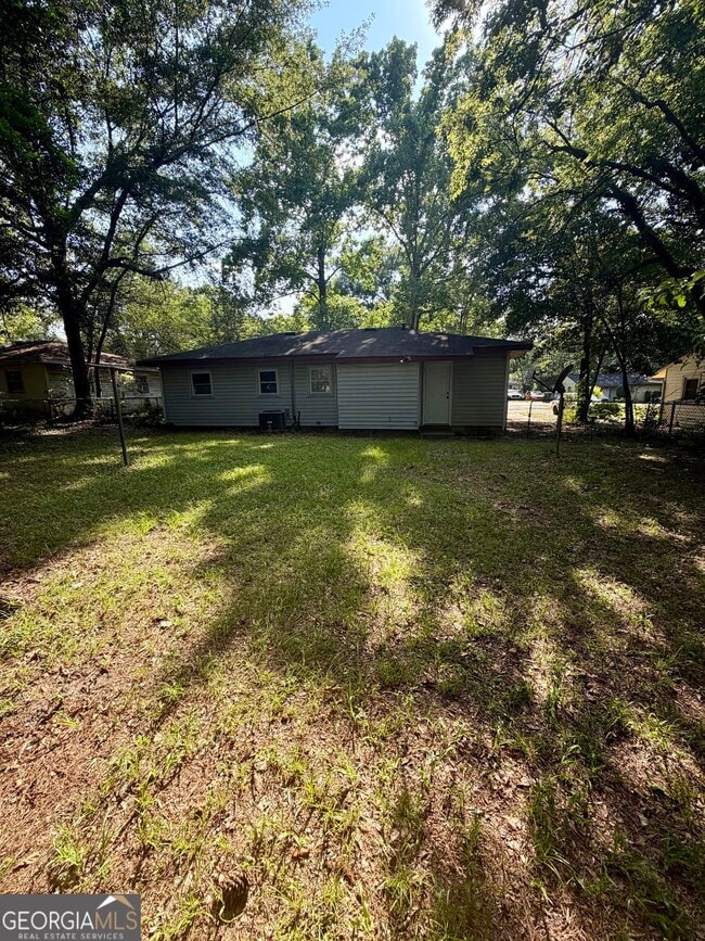 Building Photo - 814 Crestwood Terrace