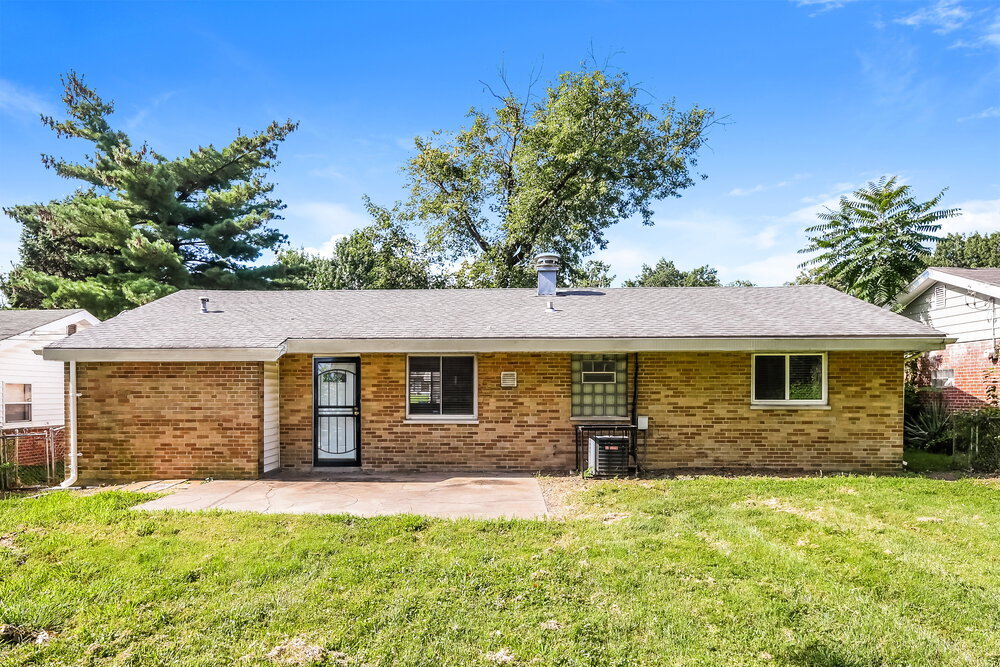 Building Photo - 933 Lebon Dr