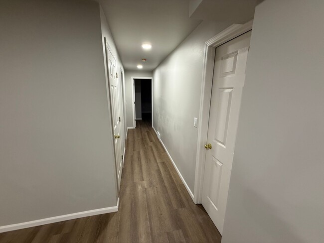 Building Photo - Twin Home For Rent