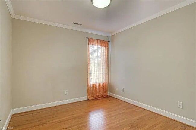Building Photo - "Move-In Ready! Beautifully Finished 4-Bedroom Home with Fireplace, Spacious Living Areas & Deck"