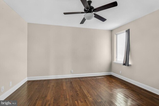 Building Photo - 2050 Frankford Ave