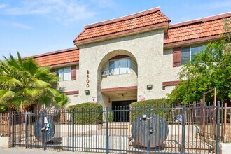 Building Photo - Newly Renovated 1BD Condo Available Soon! ...