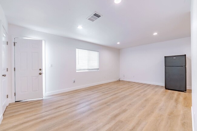 Building Photo - Showing Times: Every Wednesdays 4:00PM - 5:00PM Every Saturdays 12:00PM - 1:00PM