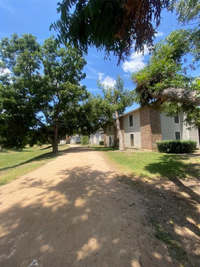 Building Photo - 10616 Mellow Ln
