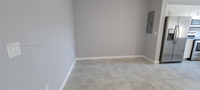 Building Photo - 388 NE 208th Terrace