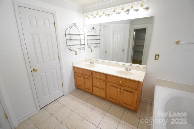 Building Photo - 9936 Corrystone Dr